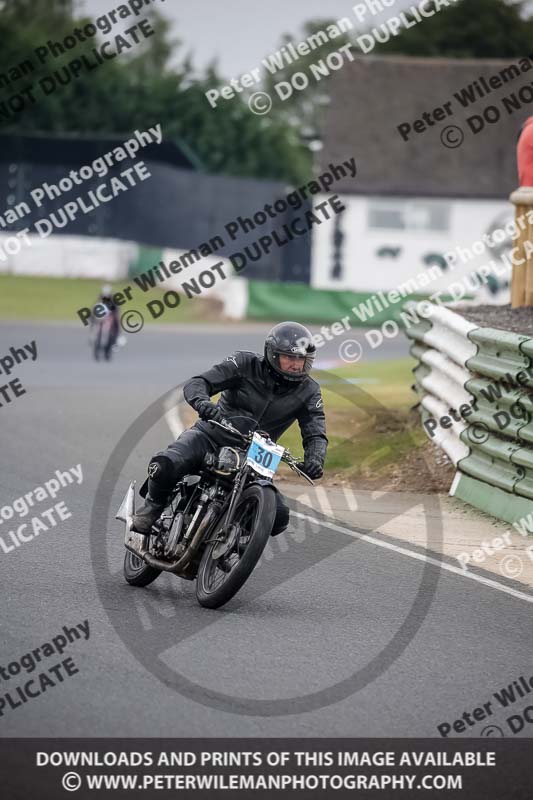 Vintage motorcycle club;eventdigitalimages;mallory park;mallory park trackday photographs;no limits trackdays;peter wileman photography;trackday digital images;trackday photos;vmcc festival 1000 bikes photographs